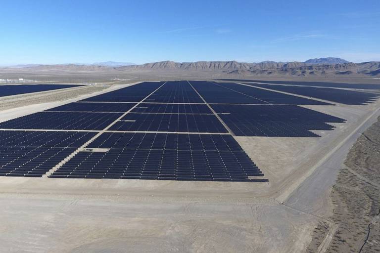 EFD Renewables Solar park Playa Solar / Switch