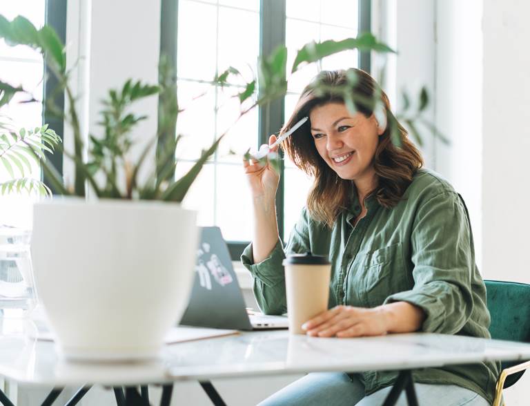 Vrouw Achter Laptop